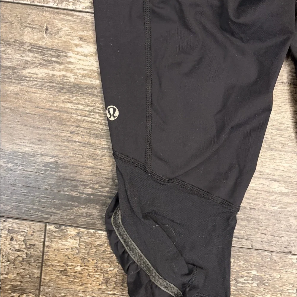 Lululemon capris sz 6